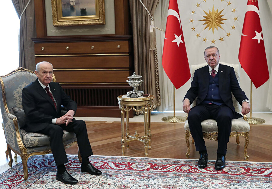 Cumhurbaşkanı Recep Tayyip Erdoğan, MHP Genel Başkanı Devlet Bahçeli ile Cumhurbaşkanlığı Külliyesi'nde çekilen fotoğraf
