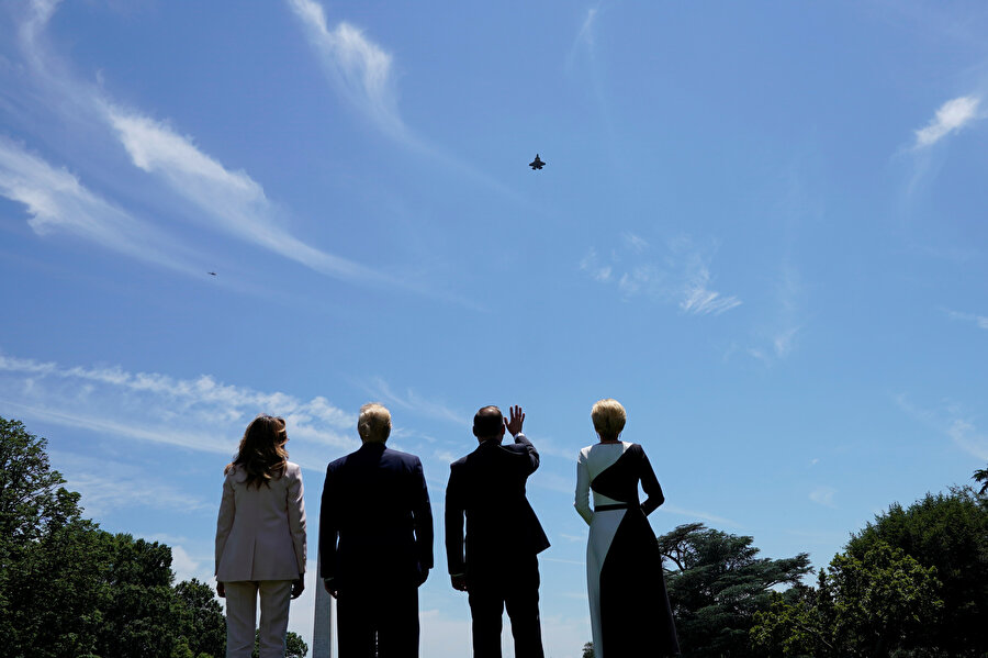 Trump, Polonya lideri Duda'yla F-35 uçuşunu böyle izledi.