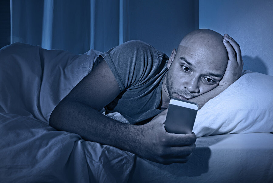 Uyku öncesi telefon kullanımı, uyku kalitesini neredeyse sıfıra indiriyor. 