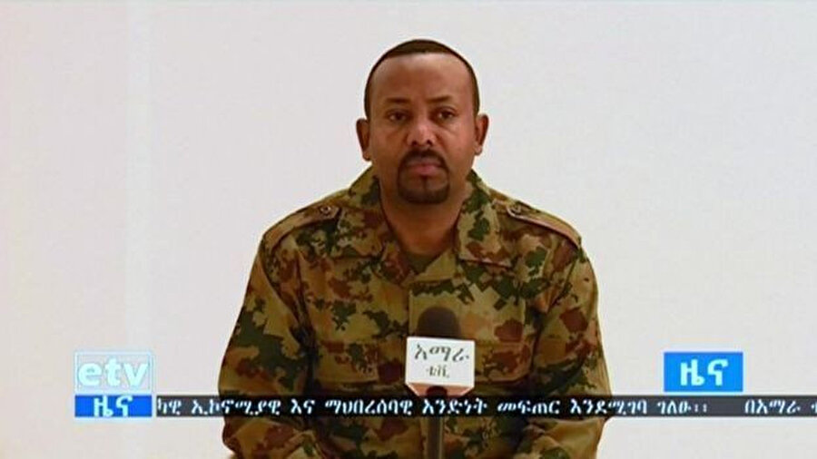  Başbakan Abiy Ahmed, askeri üniforma ile çıktığı devlet televizyonunda açıklamayı yaptı.