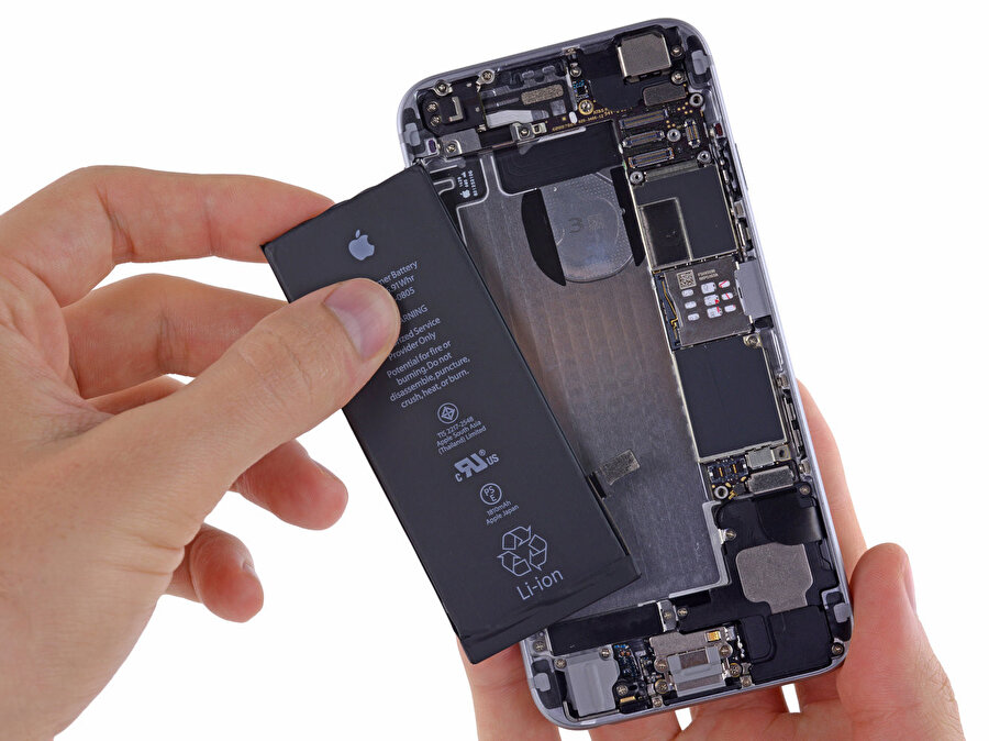 Yeni ekonomik modelin, iPhone XR'a göre %5 oranında daha büyük bataryaya sahip olması bekleniyor. 