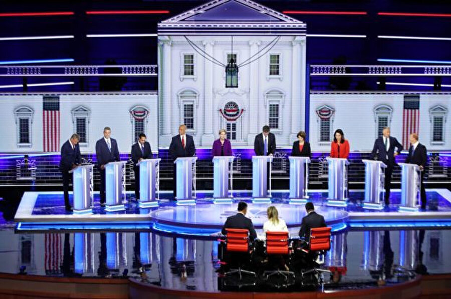  ABD’de 2020 başkanlık seçimi için Demokrat Parti’den aday adayı olan 10 isim televizyonda canlı olarak yayınlanan ilk münazarada kozlarını paylaştı.