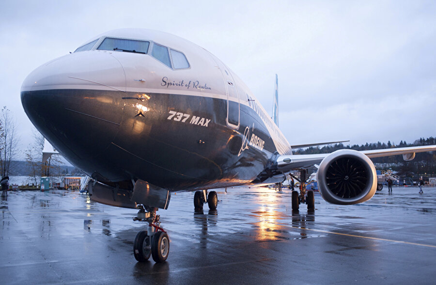 Boeing 737 MAX'ın uçuşları dünya geneline durduruldu.