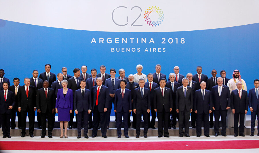 Arjantin'de gerçekleşen G20 Liderler Zirvesi'nde aile fotoğrafı böyle olmuştu.