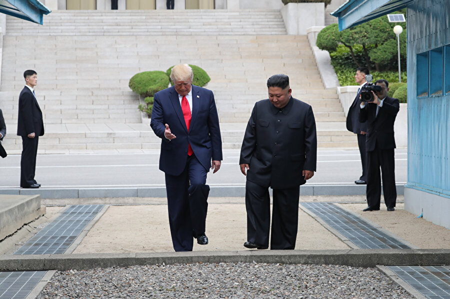 Donald Trump, Kuzey Kore'yi ziyaret eden ilk ABD Başkanı oldu. -AA