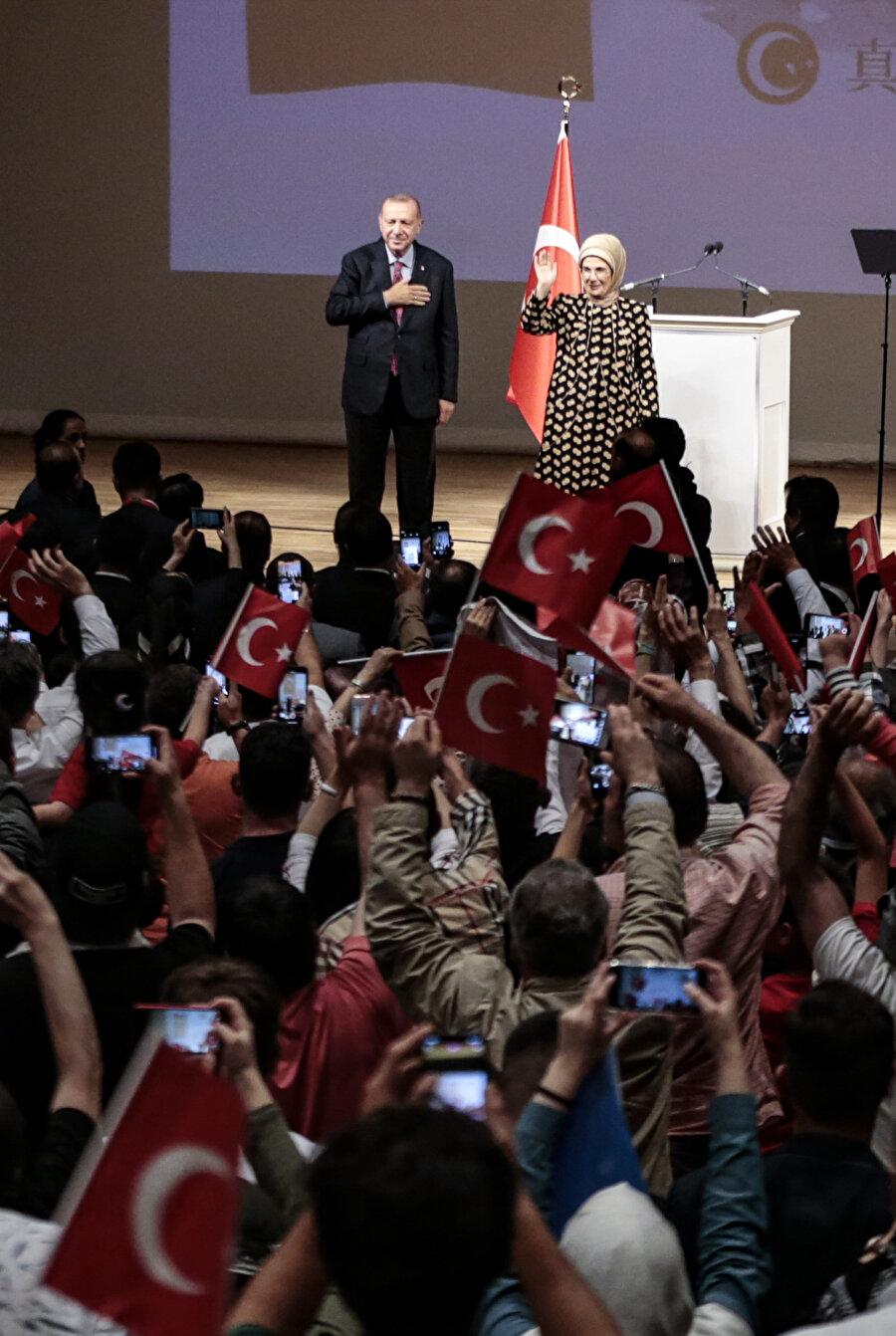 Cumhurbaşkanı Recep Tayyip Erdoğan, Japonya'daki Türklere müjdeli haberler verdi. -AA