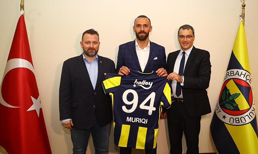 Kosovalı futbolcu, sarı lacivertli takımda 94 numaralı formayı giyecek.