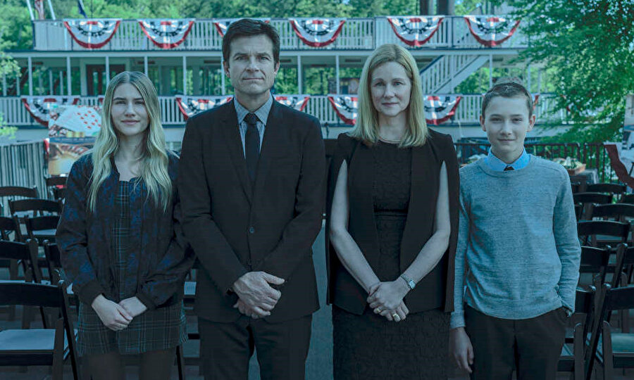 Dubuque ve Mark Williams tarafından Netflix için yaratılan ve Media Rights Capital tarafından üretilen bir Amerikan suç drama web televizyon dizisidir.