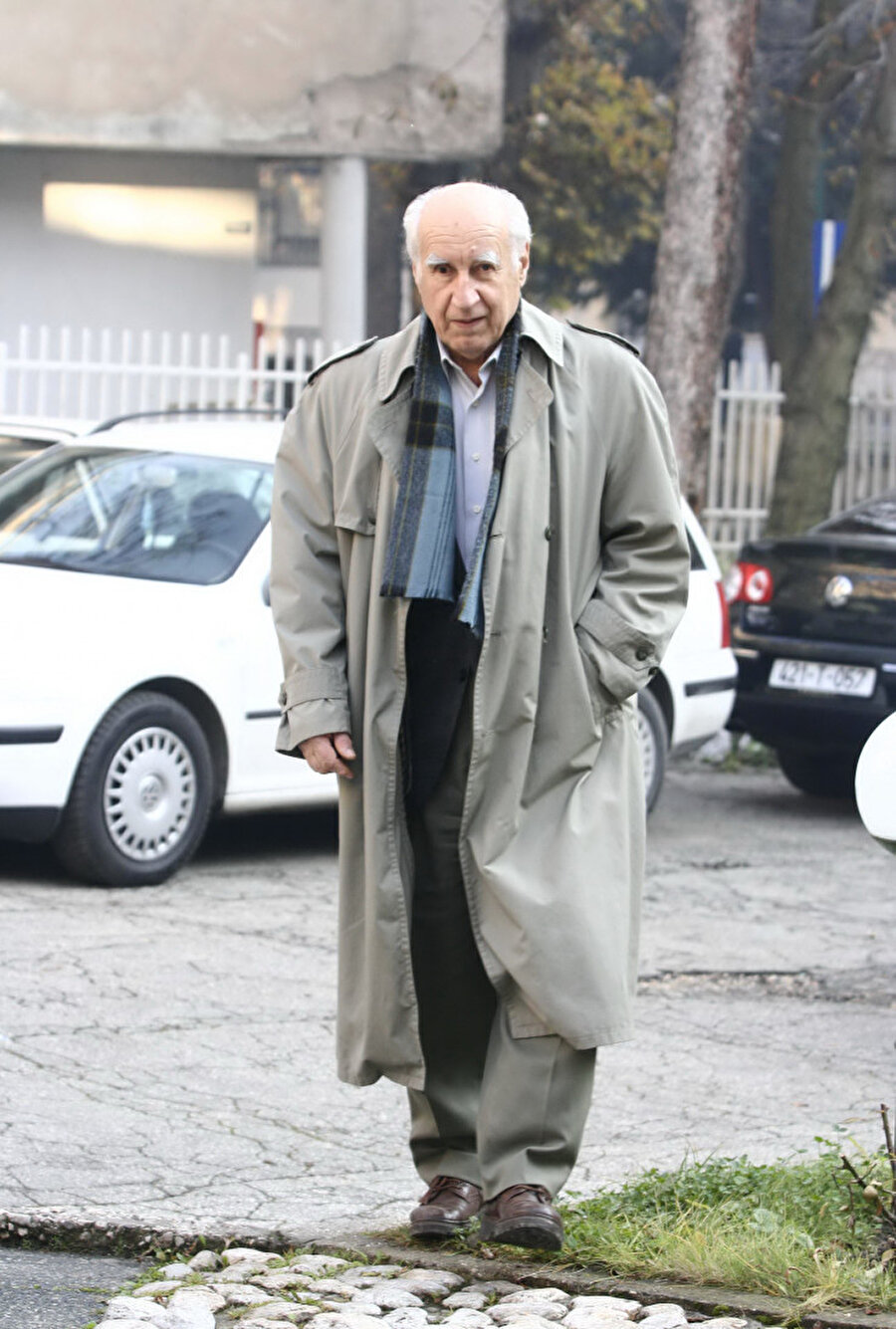 Savaşın en şiddetli dönemlerinde bile Aliya İzetbegoviç’in yanından ayrılmayan Ömer Behmen, hiçbir zaman ona destek vermekten vazgeçmedi.