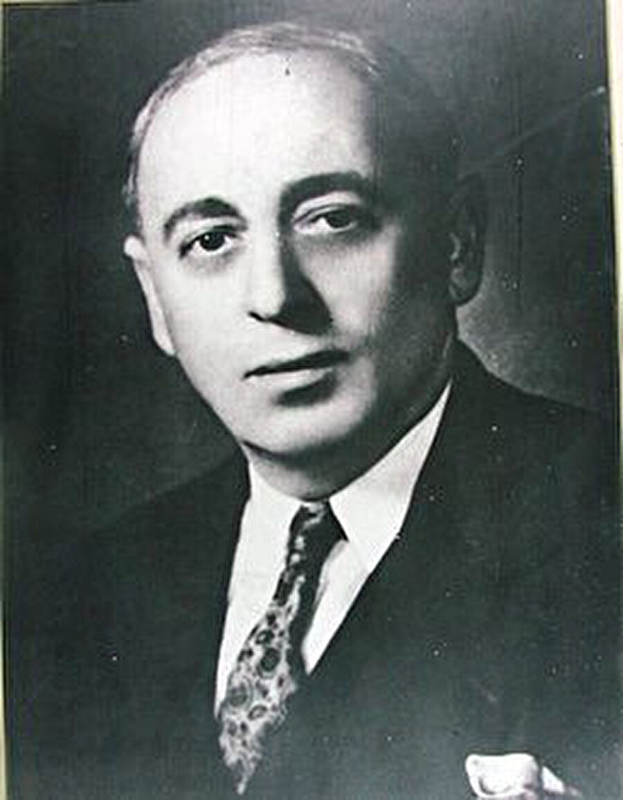 Baas Partisi'nin isim babası Zekî Arsûzî, 1947'de partisini Aflak-Bitâr ikilisine kaptırmış, kendisi de siyasî hayattan tamamen çekilmişti.