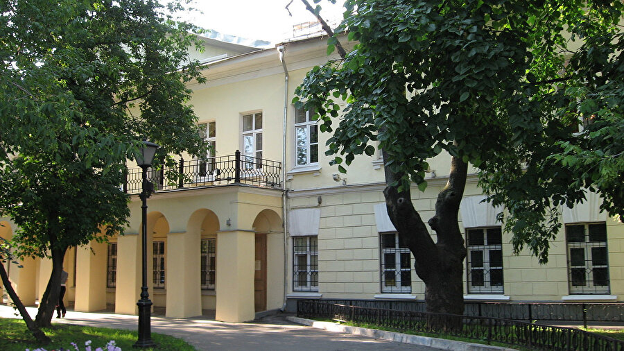 Moskova’da Gogol’un öldüğü ev. Yazarın Ölü Canlar'ın ikinci bölümünü yaktığı şömine bu binadadır.