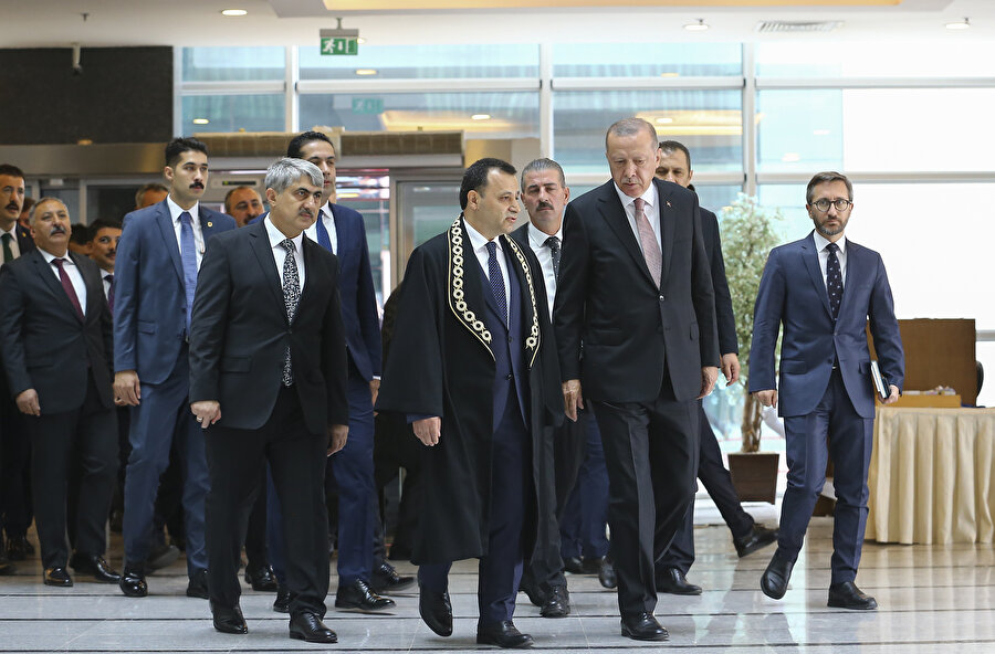 Anayasa Mahkemesi Başkanı Zühtü Arslan, konuşmasının ardından Cumhurbaşkanı Recep Tayyip Erdoğan ile bir araya geldi. -AA