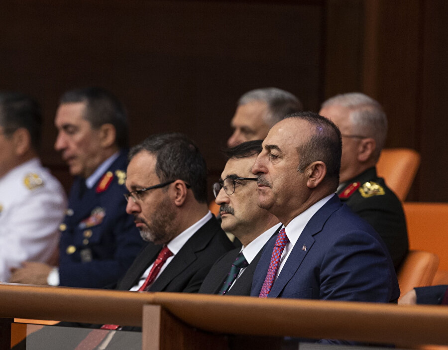 Anayasa Mahkemesi Başkanı Zühtü Arslan'ın konuşmasını, siyasi figürler de ilgiyle takip etti. -AA
