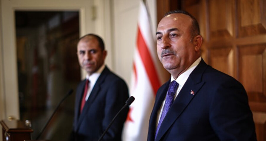 Dışişleri Bakanı Mevlüt Çavuşoğlu, KKTC'de mevkidaşı Kudret Özersay ile basın toplantısı düzenlemişti.