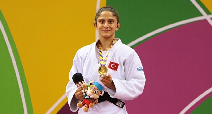 Özlem Yıldız