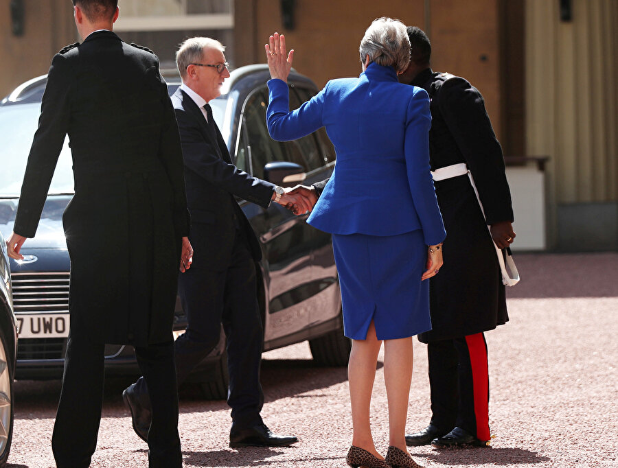 Theresa May, Brexit sürecinde istifa eden ikinci başbakan oldu.