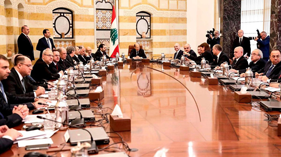 Lübnan Başkanlık sarayındaki Bakanlar Kurulu toplantısı.