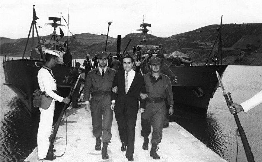 Türk toplumunu anlamak kavramı özellikle 27 Mayıs sonrasında sosyalizmin gelişmesiyle gündeme geldi.
