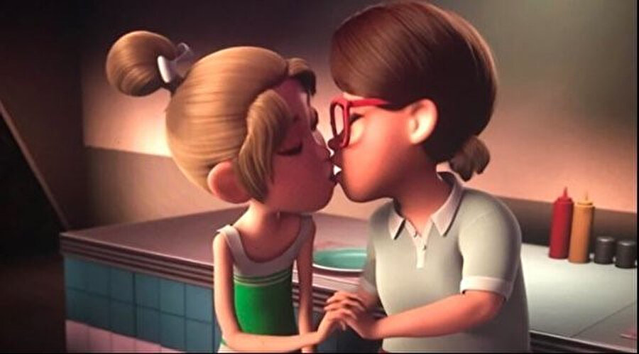 Netflix'te yayınlanan çizgi dizide 2 kız çocuğunun öpüştüğü sahne, '3 Altında: Arcadia Hikayeleri'