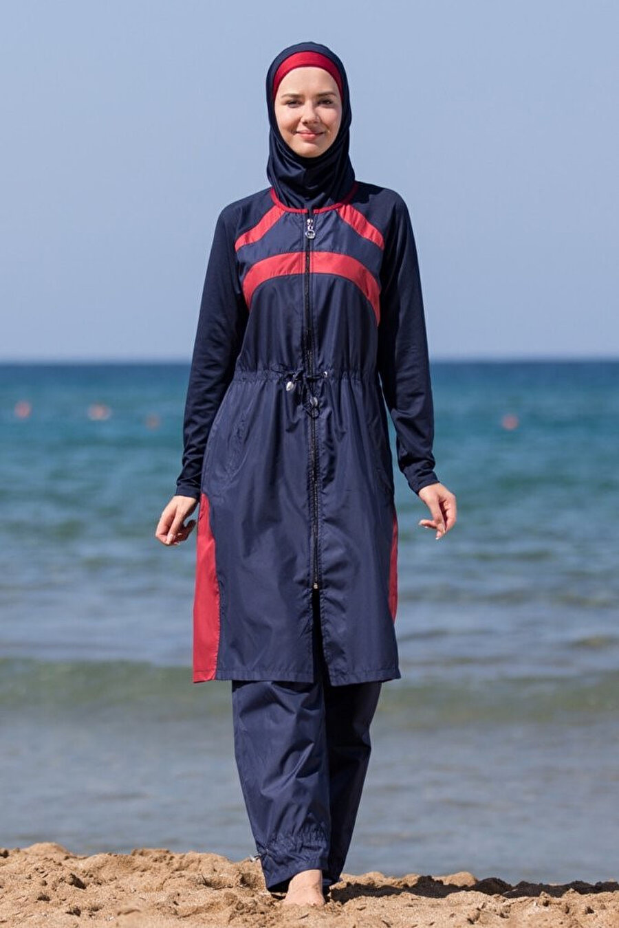 Bazı bölgelerde burkini giymek de yasak. 