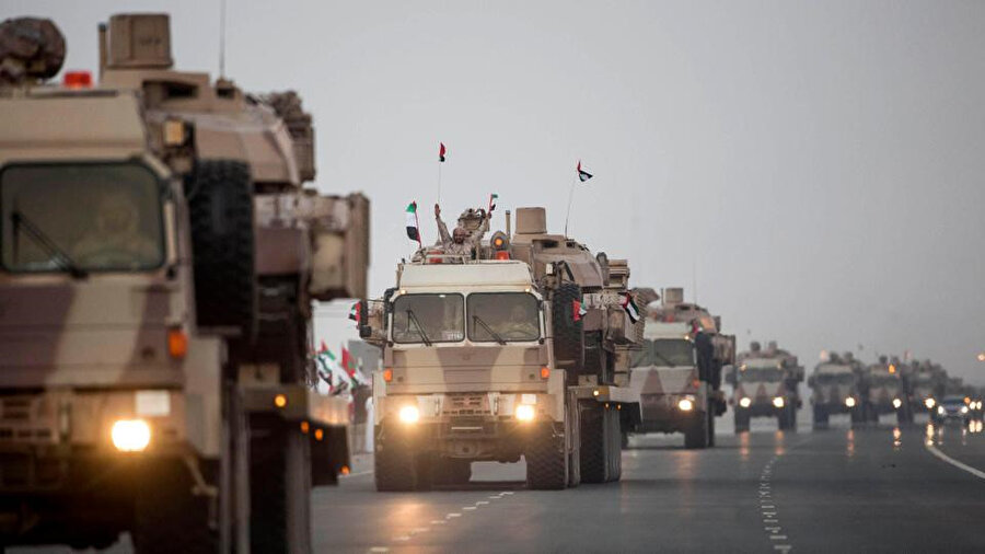 Yemen'den dönen ilk BAE birlikleri. 