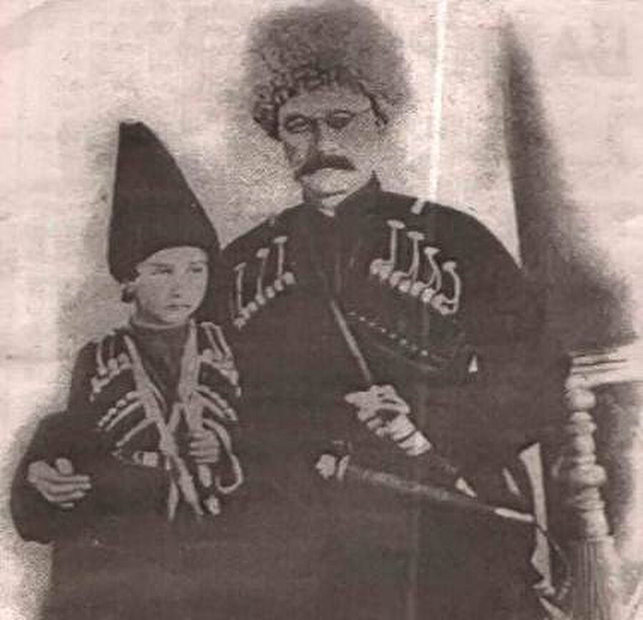 Hasay Han ve oğlu Mehtigulu Han