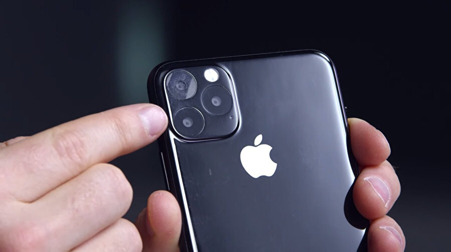 iPhone 11 ile ilgili çok fazla spekülasyon var. Ancak en dikkat çekici ayrıntılardan biri üç arka kamera. Üç farklı modelden ikisinde üç arka kameranın yer alması bekleniyor. 