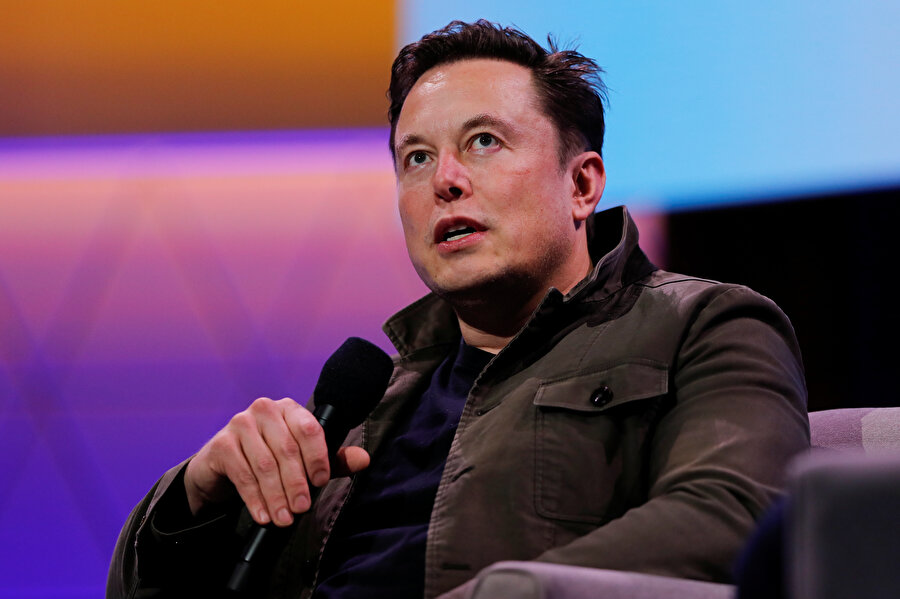 Elon Musk, Tesla ile günümüz elektrikli otomobil dünyasının en önemli figürü. 