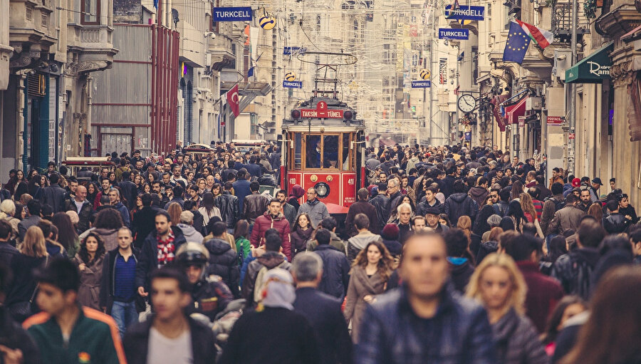 “İstanbul’a taşınmak mı? Deli olmalısın, trafik çile, hayat çile, hele hele kalabalıklar…”