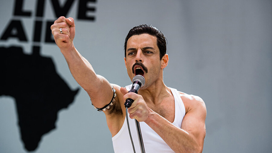 Bohemian Rhapsody filminde Freddie Mercury rolünü canlandıran isim, Rami Malek.