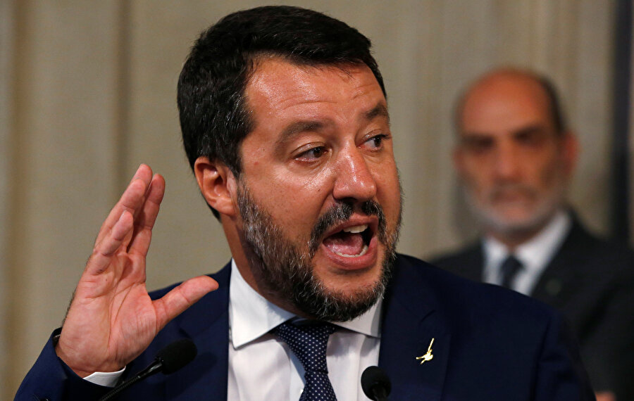 Lig Partisi lideri Matteo Salvini konuşma yaptığı sırada görünüyor.