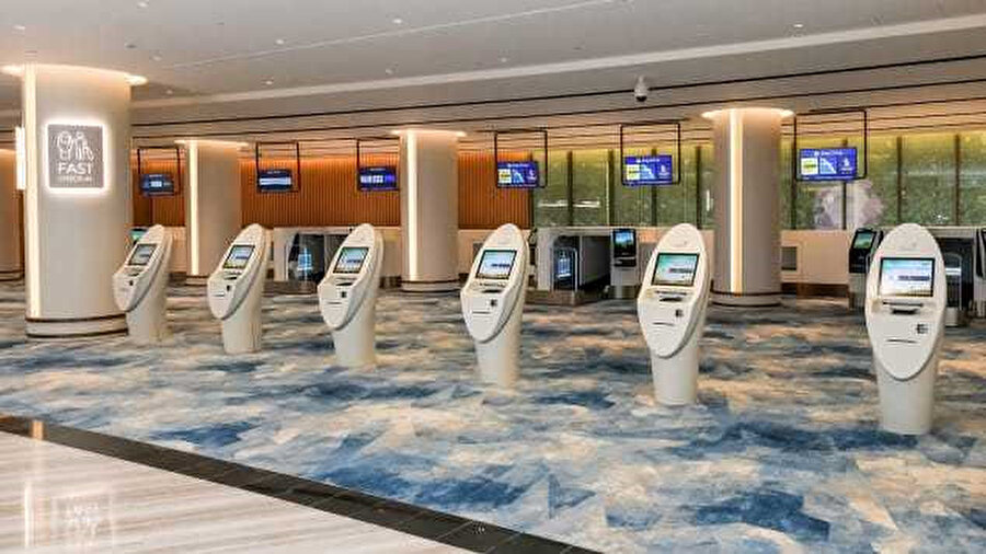Jewel'in 'multimodal taşıma salonu' biletleme ve biniş kartı ve bagaj transfer hizmetlerinin yanı sıra erken check-in olanakları da sunuyor.
