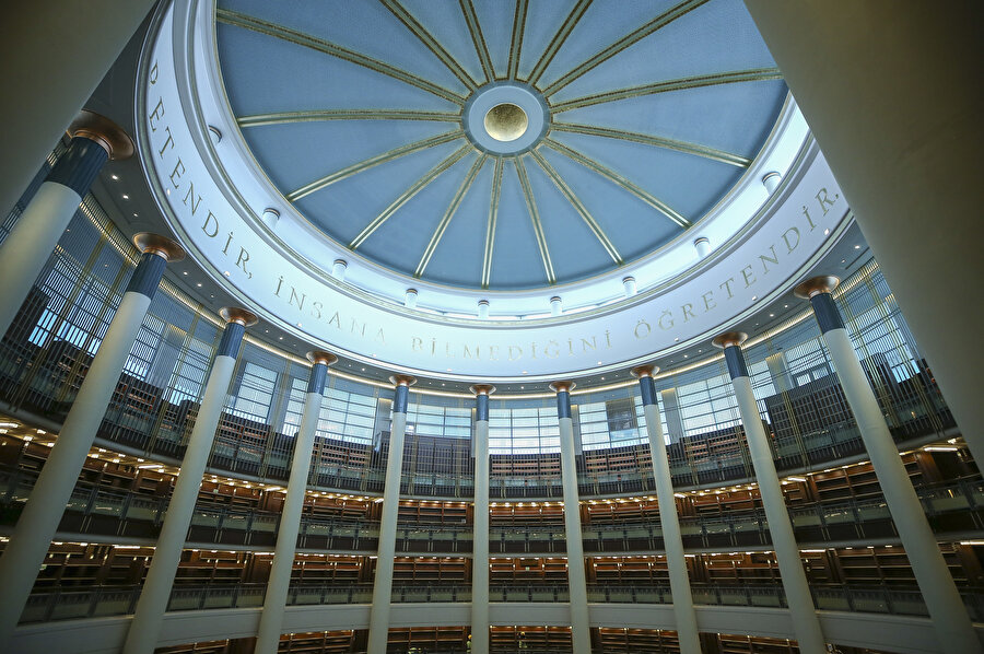 Cumhurbaşkanlığı Kütüphanesi'nin mimarisi göz kamaştırıyor.
