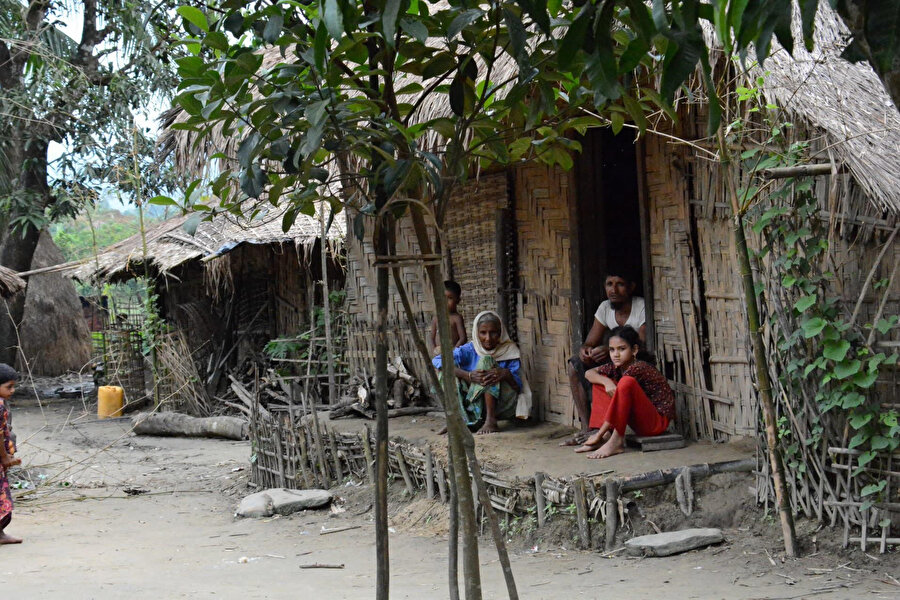 Myanmar'da kalan az sayıda Müslüman zaman zaman şiddete varan baskılara maruz kalıyor.