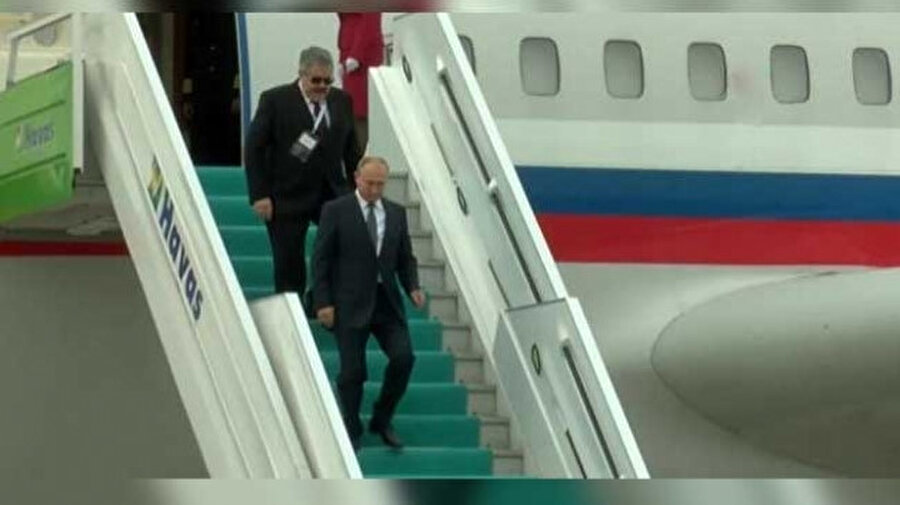 Putin'in uçağı Ankara'ya indi