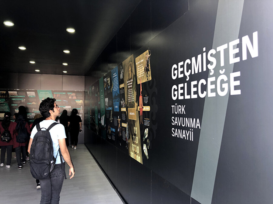 "Geçmişten Geleceğe Türk Savunma Sanayii" TEKNOFEST'te sergileniyor.
