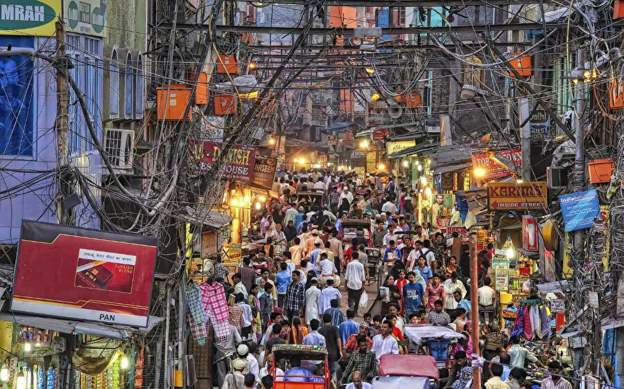 Chandni Chowk'da bir pazar yeri.