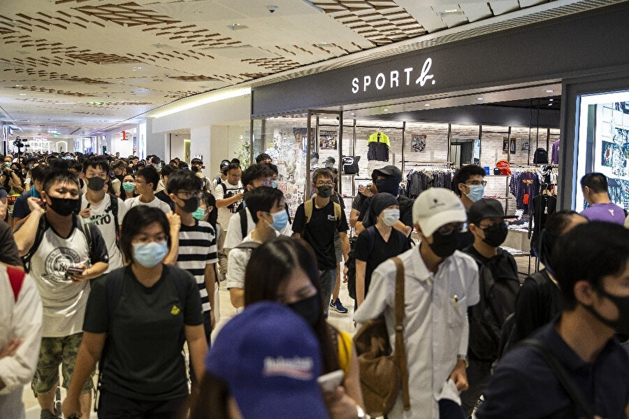 Hong Kong'ta protestolar devam ediyor. 