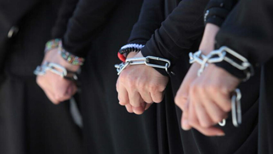 Gözaltında tutulan, bazı Filistinli kadınlarında olduğu bildirildi.