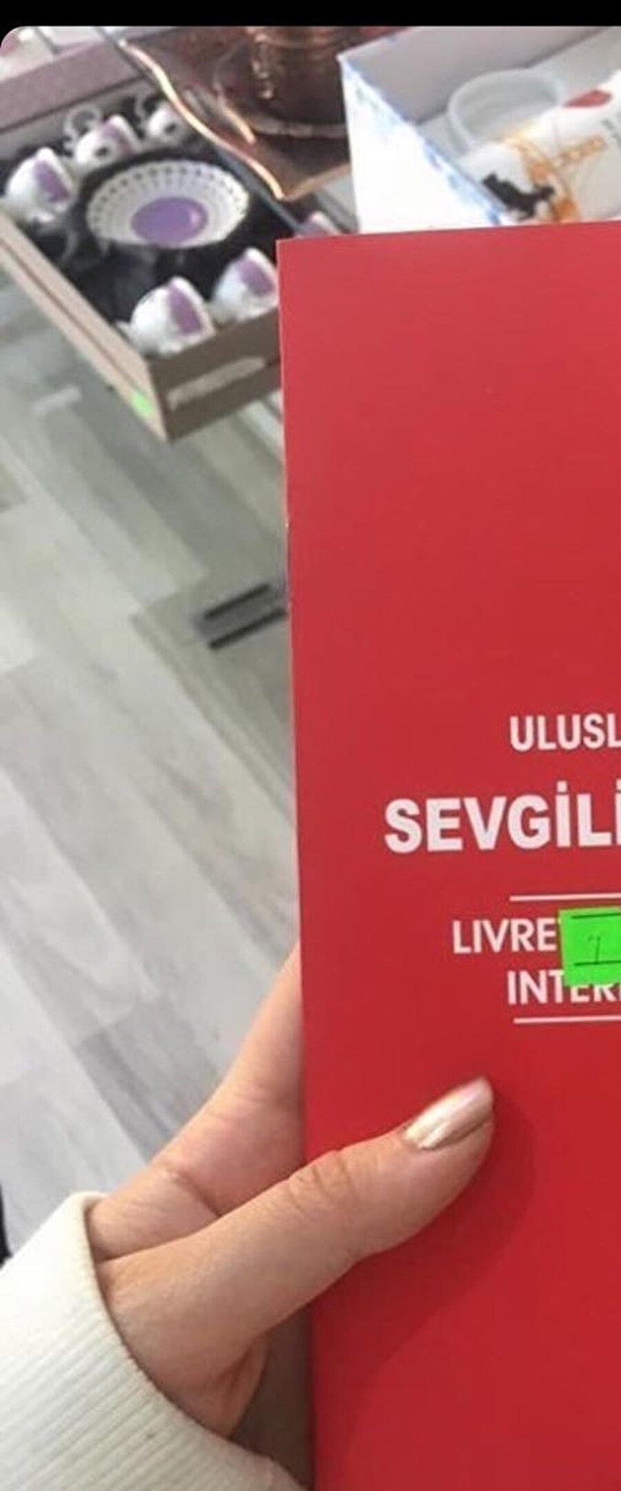 Midem kalktı halay çekiyor​