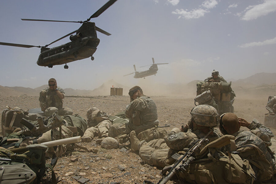 Afganistan'da Taliban'la savaşan ABD askerleri.
