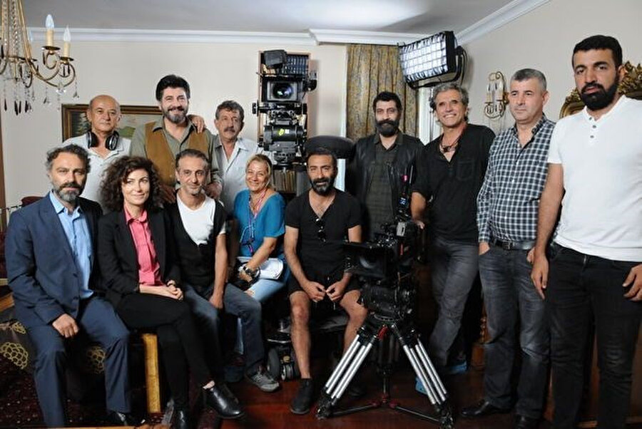 29 Kasım'da vizyona girecek olan İki Gözüm filminin yönetmenliğini Gani Rüzgar Şavata ile Hakan Gürtop üstleniyor