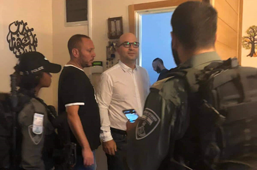 Kudüs İşleri Bakanı Fadi el-Hedmi gözaltına alındı.