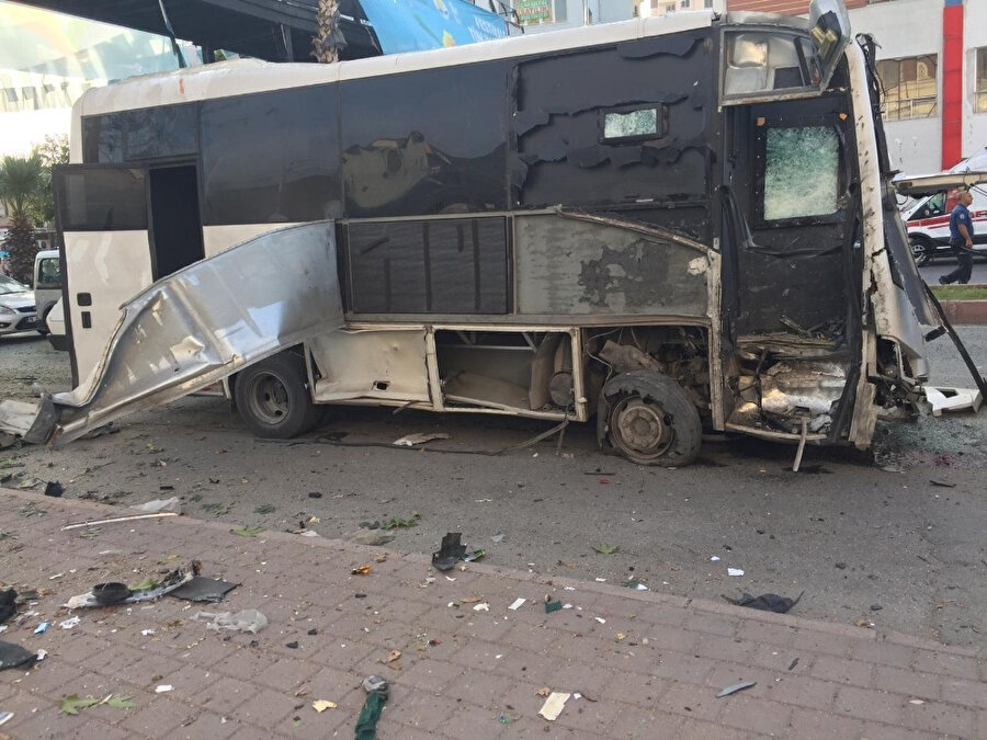 Çevik kuvvet otobüsüne bombalı saldırı...