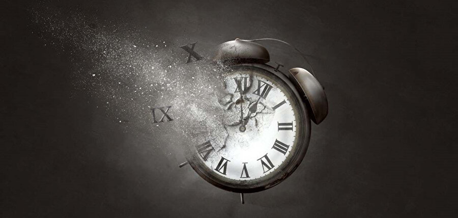 Zaman, bizim sanal ölçülerimize rağmen en güçlü gerçek olarak oradadır.