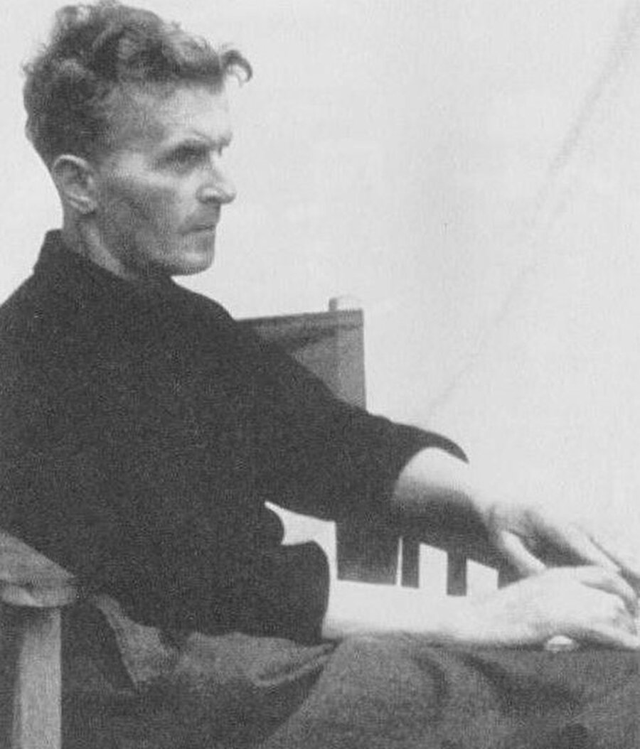 Wittgenstein, 9 Nisan 1951’de kanserden öldü.