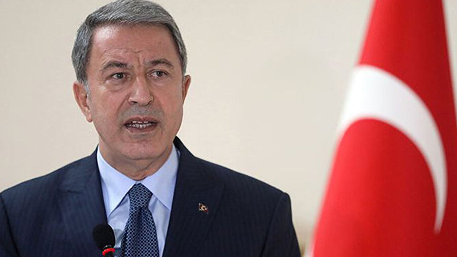 Milli Savunma Bakanı Akar, güvenli bölge tesisine ilişkin, "Hazırlıklarımızı yaptık. Gerektiğinde kendi göbeğimizi kendimiz keseriz" dedi.