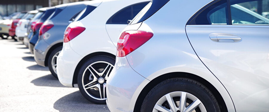 Ziraat Bankası, Halkbank ve Vakıfbank tarafından başlatılan uygun faizli taşıt kredisi kampanyasına Mercedes ve Toyota da katıldı.