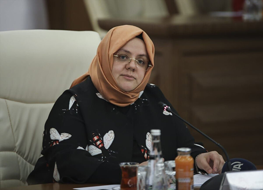 Aile, Çalışma ve Sosyal Hizmetler Bakanlığı, öz babasından işkence gören genç kıza destek verileceğini açıkladı.