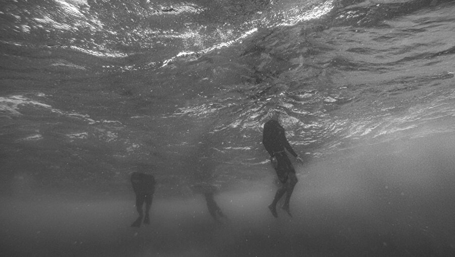 “Ey insanlar siz Allah’a muhtaçsınız, Allah ise müstağni ve övgüye layık olandır.” Fâtır 35/15